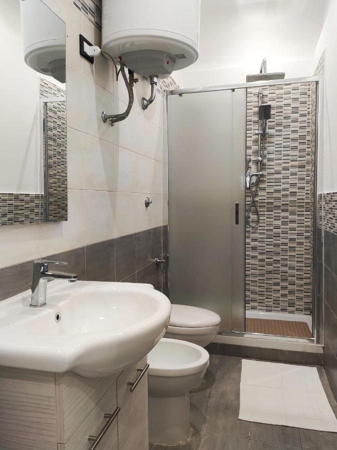 Apartment Addu Donn'anna Ai Spagnoli. Naples
